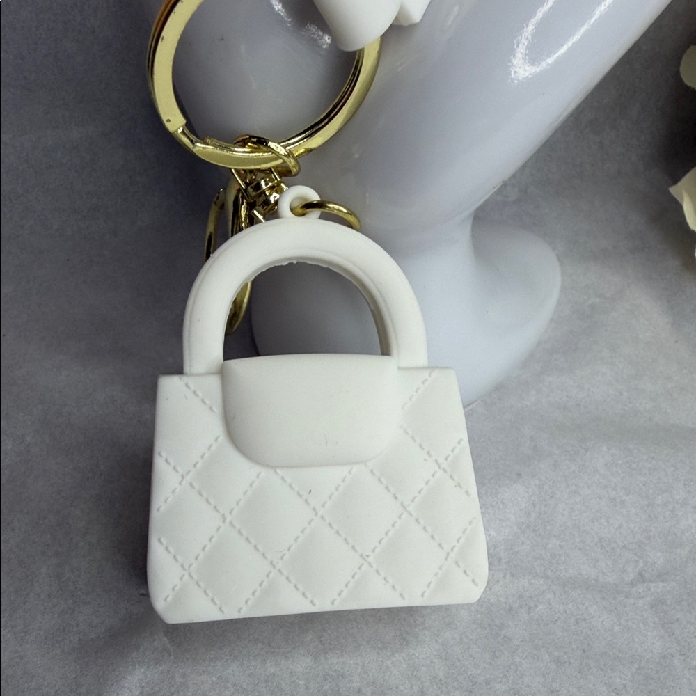 White and Gold Key & Card Holder - Picture 4 of 5